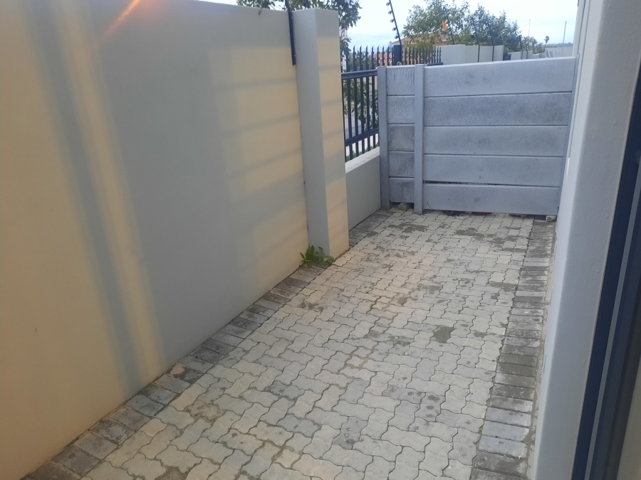 To Let 2 Bedroom Property for Rent in Langeberg Heights Western Cape